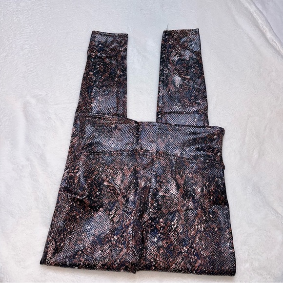 NWT! Spanx Faux Leather Snake Shine Leggings! - Picture 7 of 7